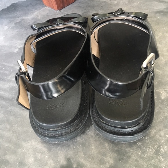 🔥SOLD🔥 Asos Black Chunky Fringe Sandal - Picture 5 of 7